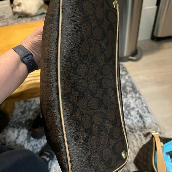 Coach handbag, Peyton Cora Brown F26184 Great Condition refurbished - Picture 4 of 8